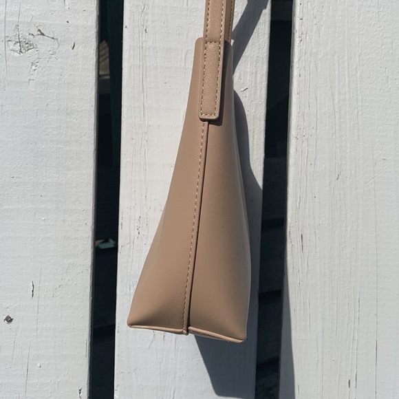 Samara Nude crossbody NWOT - Picture 6 of 11